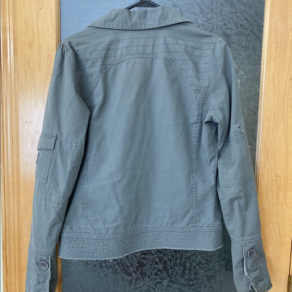 Lightweight Jacket - Picture 2 of 3